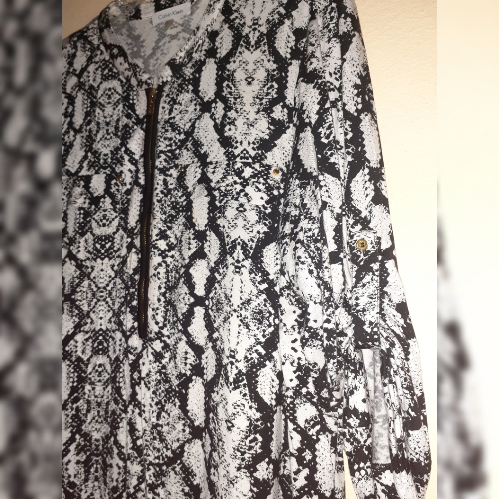 Calvin Klein Python-Print Zip-Front Top/Grey Snake - image 5